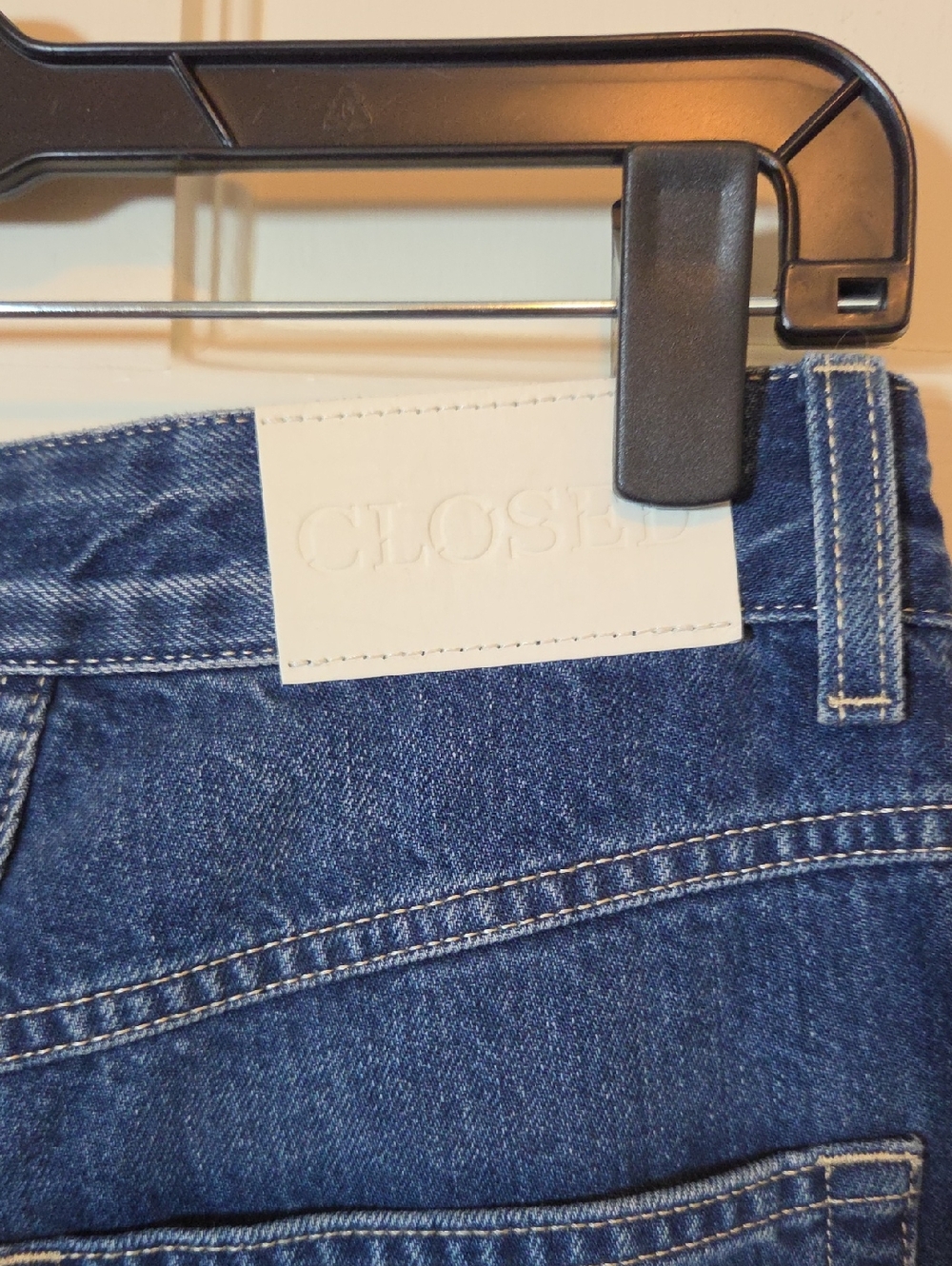 Closed Women's Wellington Cropped Pleated  Ridged Jeans In Dark Denim Sz 29 - Picture 16 of 16